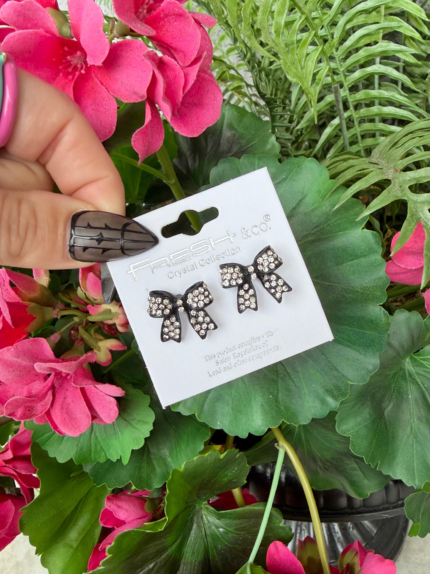 Black Bow Studs