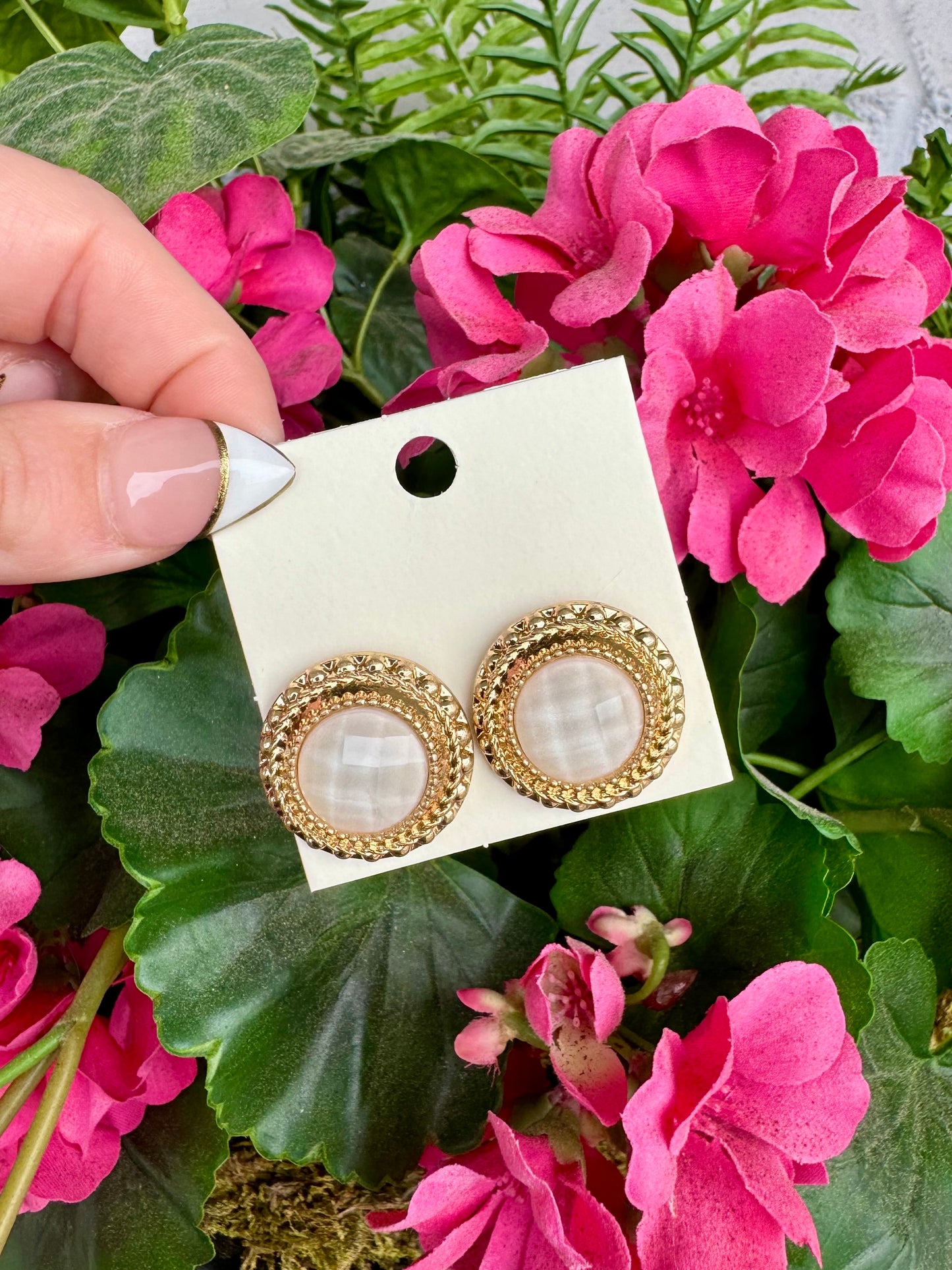 Magnolia Studs