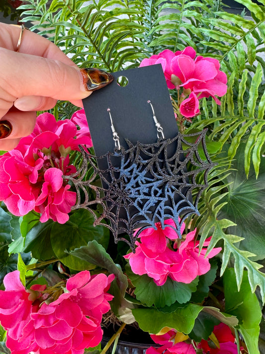 Webbed Heart Earrings