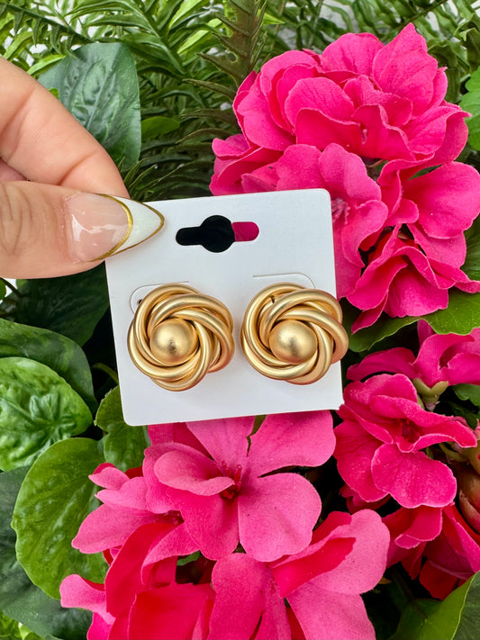 Knotted Studs