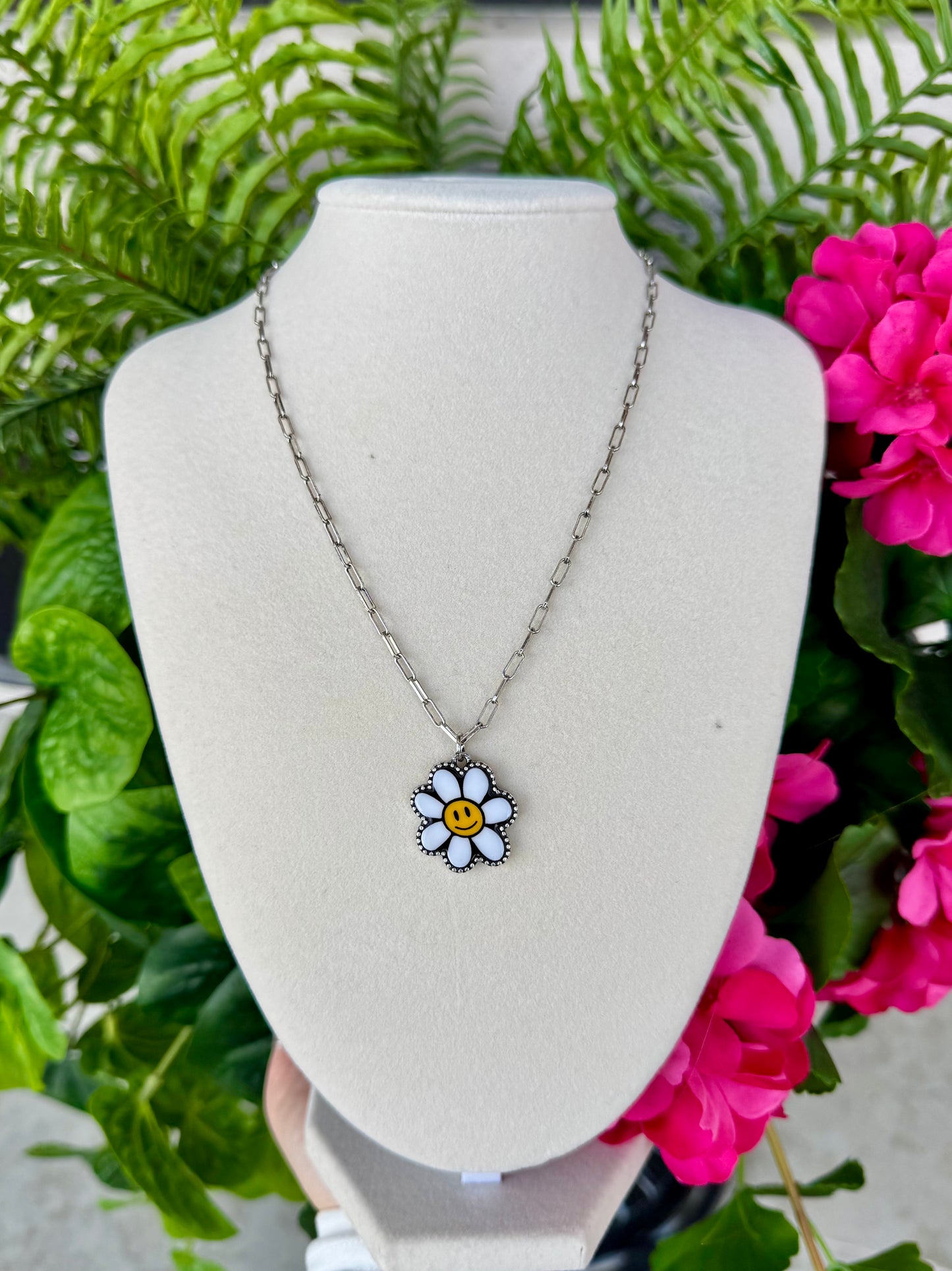 Happy Daisy Necklace